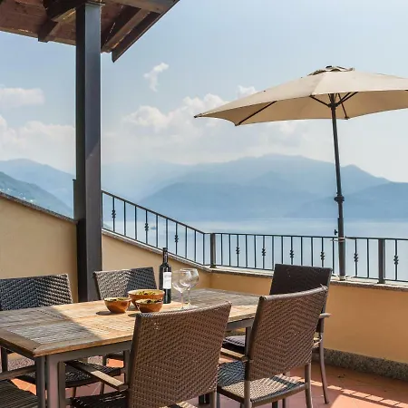 Διαμέρισμα Panoramic House In A Upon The Green Hills Overlooking Lake Maggiore