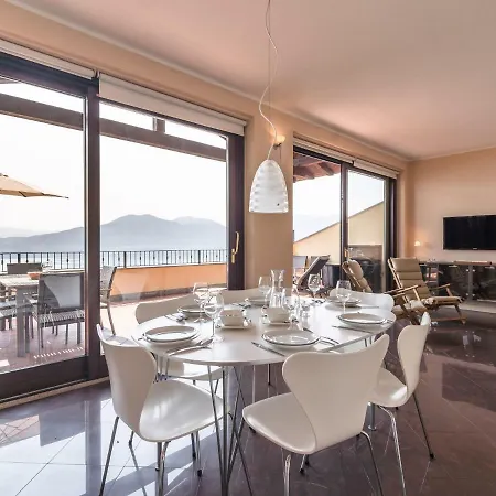 Panoramic House In A Upon The Green Hills Overlooking Lake Maggiore Oggebbio