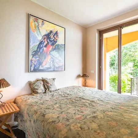 Apartment Panoramic House In A Upon The Green Hills Overlooking Lake Maggiore