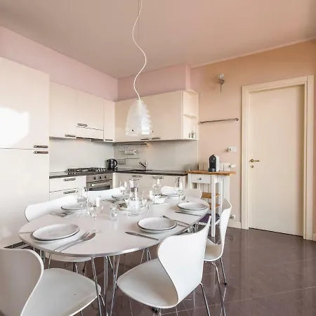 Panoramic House In A Upon The Green Hills Overlooking Lake Maggiore Oggebbio