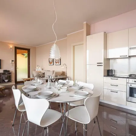 Panoramic House In A Upon The Green Hills Overlooking Lake Maggiore Oggebbio